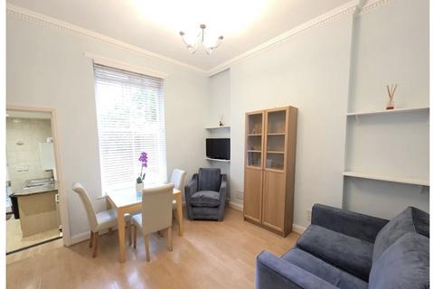 2 bedroom flat to rent, Cambridge Gardens, London W10