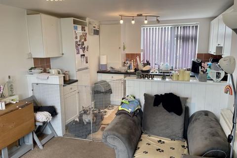 Flat 1, 17 Barton Tors, Bideford, EX39 4EY