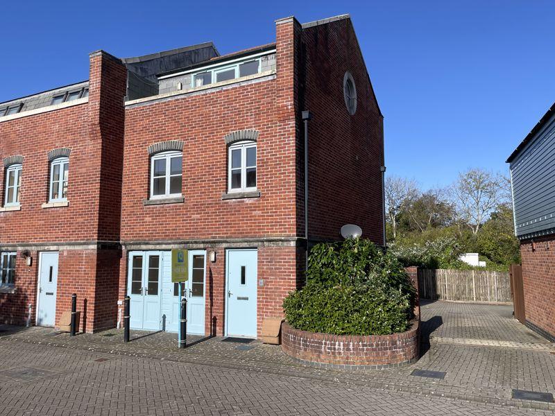 Brunel Court, Truro 3 bed end of terrace house for sale £299,950
