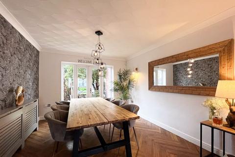 42 Berryfields, Aldridge, Walsall, WS9 0EE