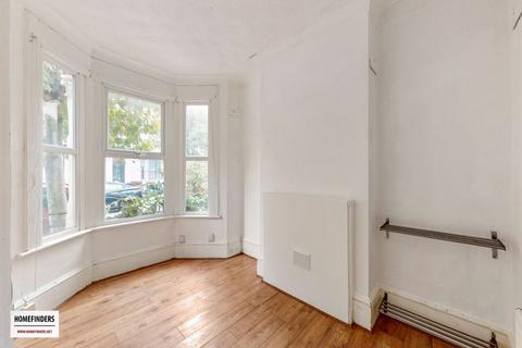 2 bedroom apartment for sale, Chaucer Road, Forest Gate, E7