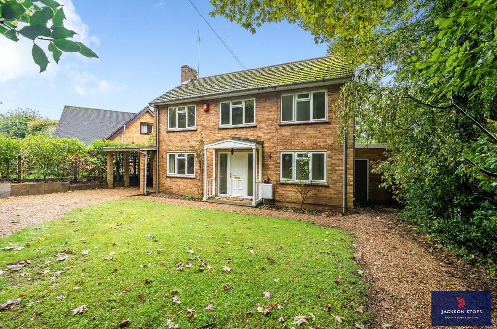 Wood Lane, Aspley Guise, Bedfordshire, MK17 4 bed detached house for