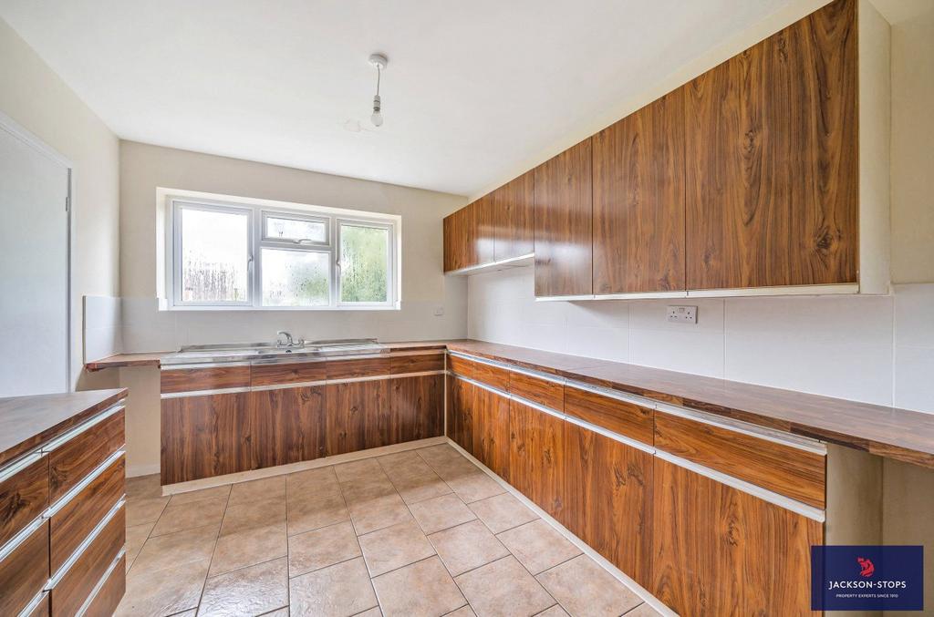 Wood Lane, Aspley Guise, Bedfordshire, MK17 4 bed detached house for
