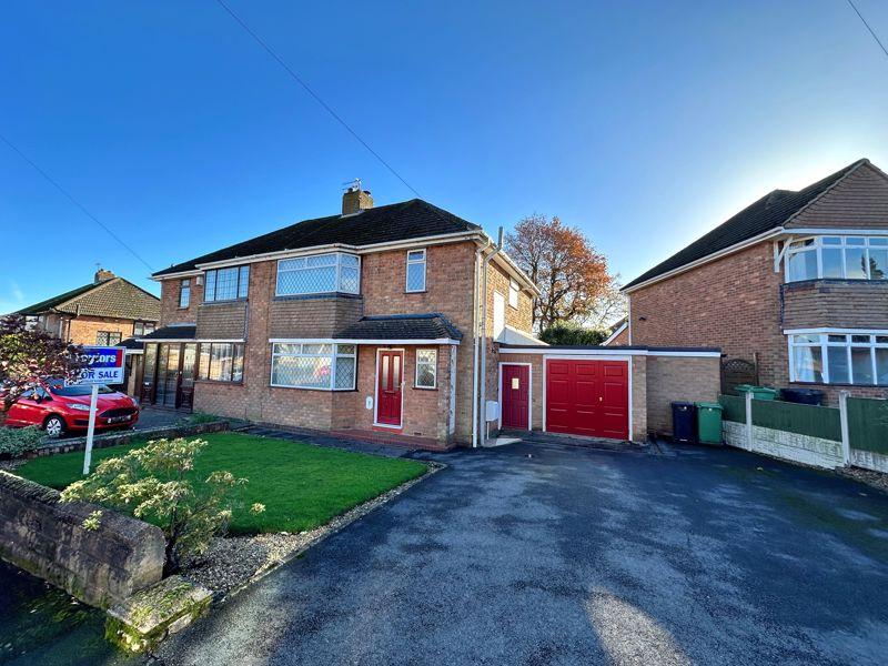 Brandon Close, Sedgley DY3 3 bed semidetached house for sale £259,950