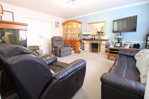 5 bedroom detached house for sale, Silver Street, Bedford MK44