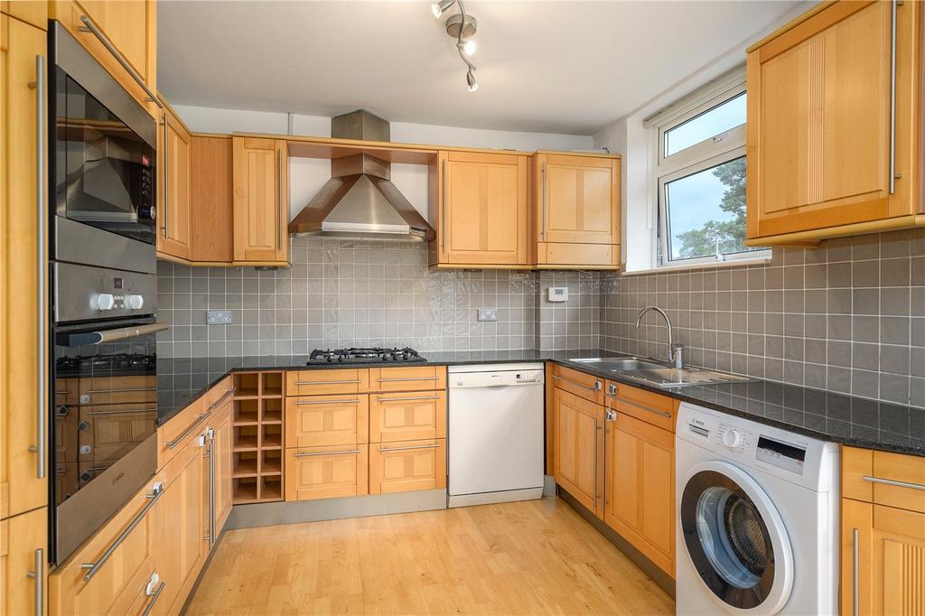 Ellesmere Road, Weybridge, Surrey, KT13 2 bed apartment for sale £339,950