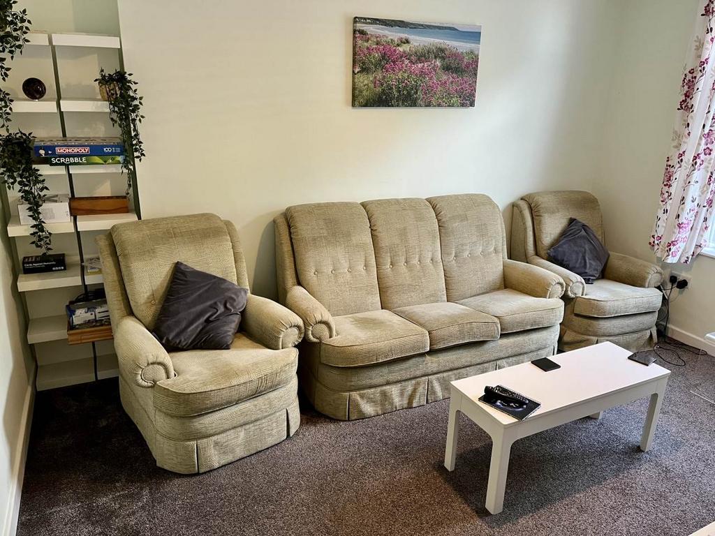 Elba Crescent, Crymlyn Burrows, Swansea 4 bed house to rent £1,700