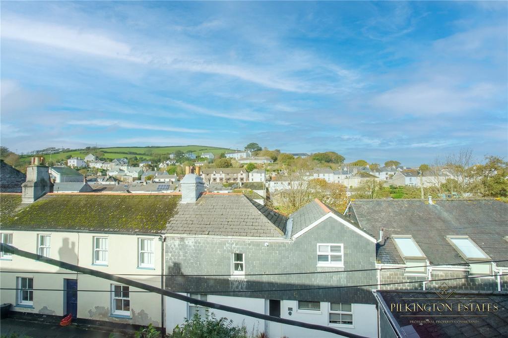 Millbrook, Torpoint PL10 3 bed end of terrace house for sale £280,000