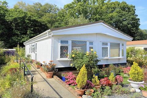 2 bedroom park home for sale, Gladelands Park Ferndown BH22 9BW