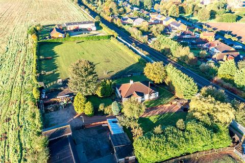 3 bedroom detached bungalow for sale, Knottingley Road, Pontefract, West Yorkshire