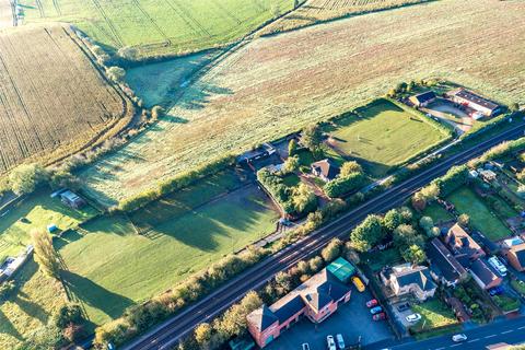 3 bedroom equestrian property for sale, Knottingley Road, Pontefract, West Yorkshire