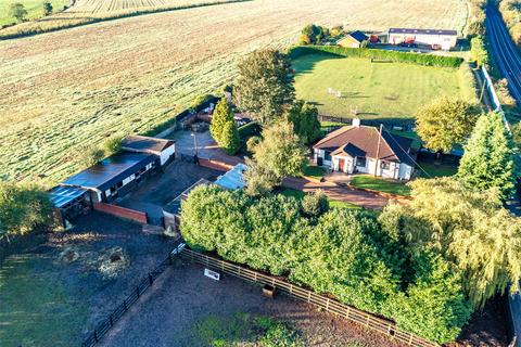 3 bedroom equestrian property for sale, Knottingley Road, Pontefract, West Yorkshire