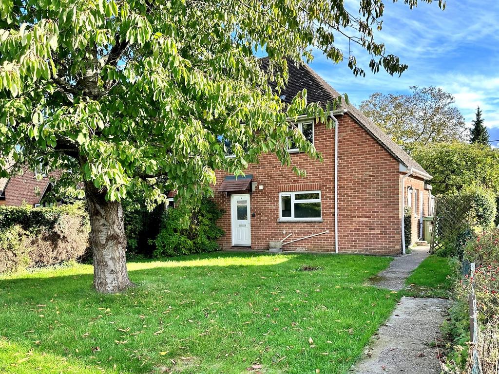 Manor Fields, Regis, Wantage, OX12 3 bed semidetached house