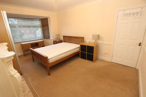 3 bedroom flat for sale - Benton Road, Heaton, NEWCASTLE UPON TYNE, NE7
