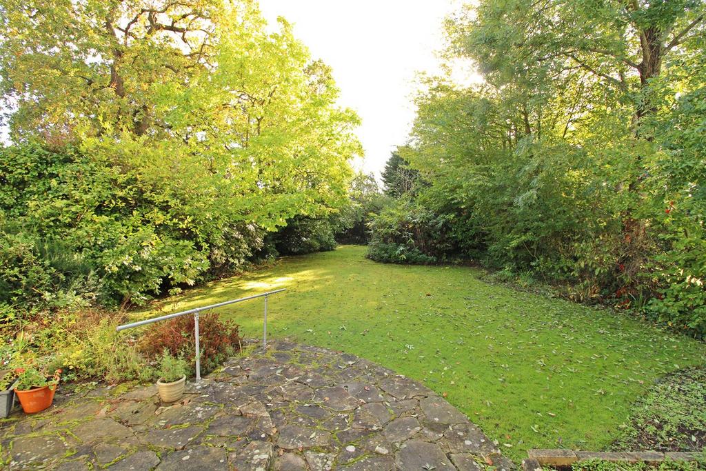 Elwill Way, Park Langley, Beckenham, BR3 5 bed detached house for sale