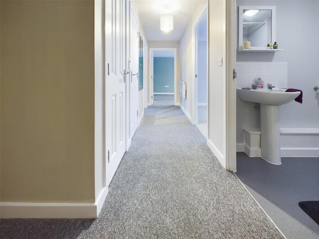 Pendennis Park, Bristol BS16 2 bed flat for sale £220,000