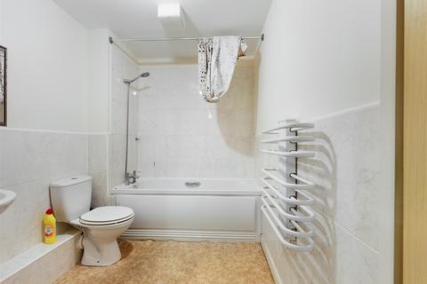 106 Arnold Road, Mangotsfield, Bristol, BS16 9LB