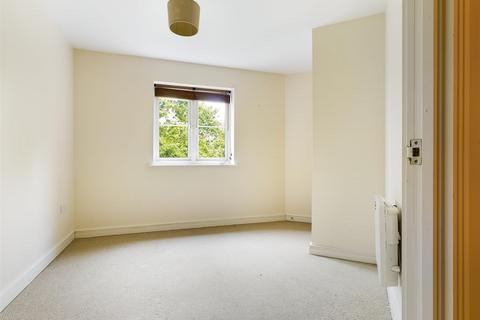 106 Arnold Road, Mangotsfield, Bristol, BS16 9LB