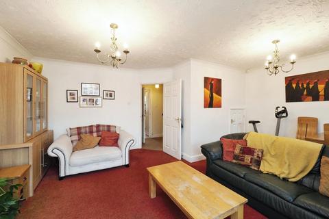 3 bedroom terraced house for sale, Kensington Drive, Tamworth