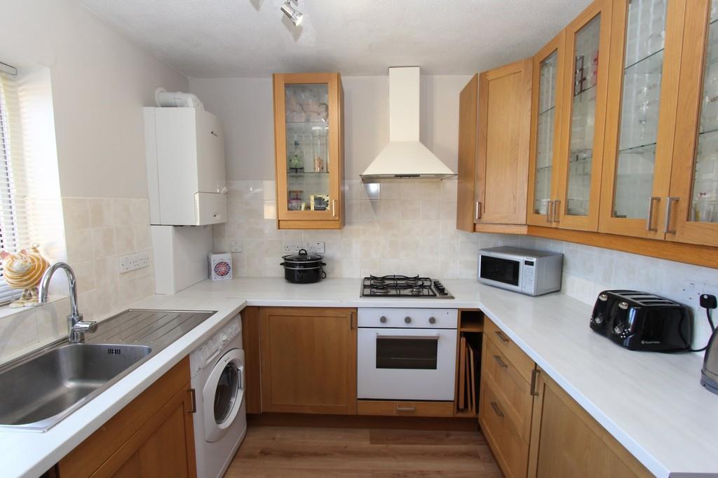 Kitchen 2.jpg