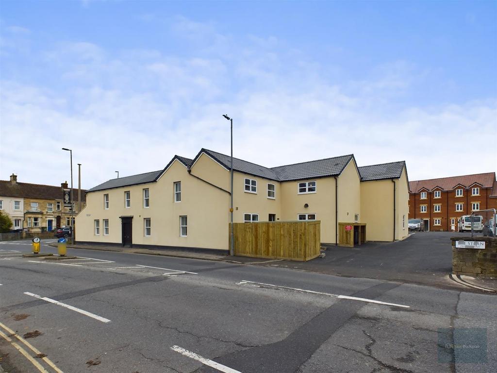 Frome Road, Trowbridge BA14 2 bed apartment for sale £180,000