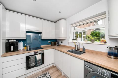 3 bedroom semi-detached house for sale - Cheviot Avenue, Meltham, Holmfirth
