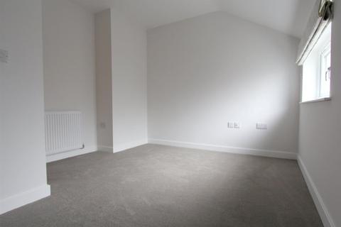 2 bedroom apartment to rent, Church Lane, Bristol BS16