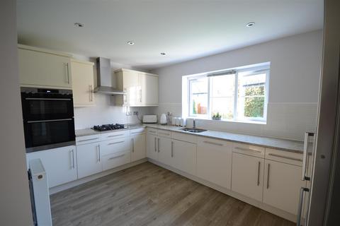 11 Heron Walk, Trowbridge, BA14 7GA