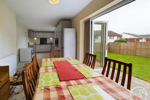 4 bedroom detached house for sale, Lumby Lane, Pudsey