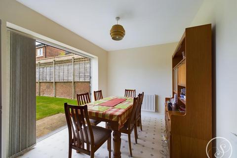 4 bedroom detached house for sale, Lumby Lane, Pudsey