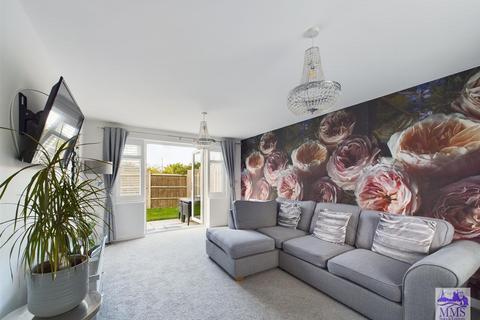 9 Doggetts Row, Isle Of Grain, Rochester, ME3 0BH