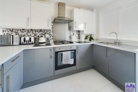 9 Doggetts Row, Isle Of Grain, Rochester, ME3 0BH