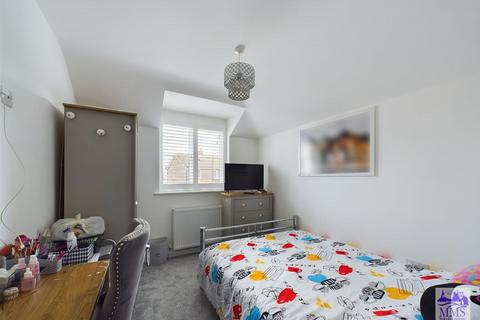 9 Doggetts Row, Isle Of Grain, Rochester, ME3 0BH