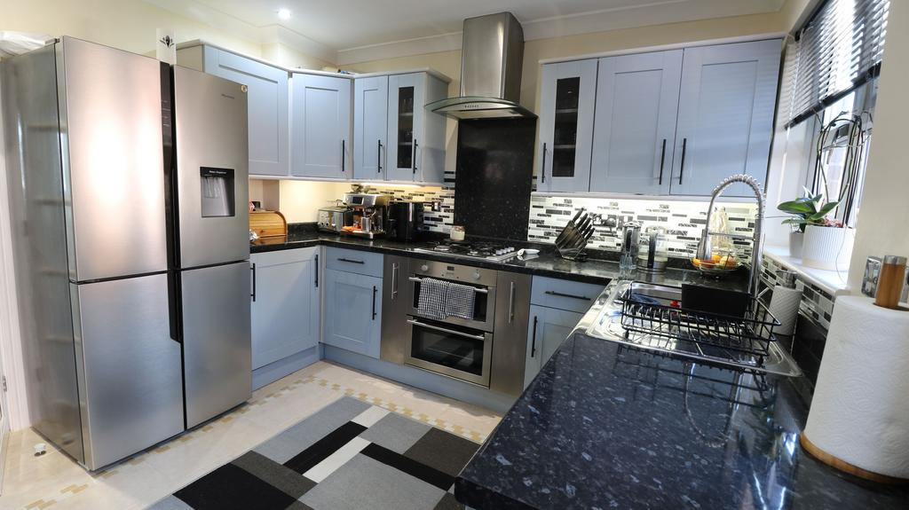 Curling Lane, Badgers Dene, Grays 3 bed semidetached house for sale