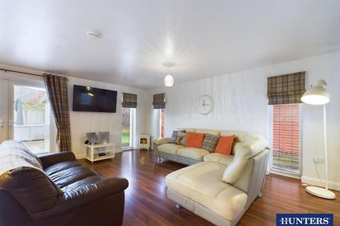 36 Fieldside, Annan, DG12 5HL