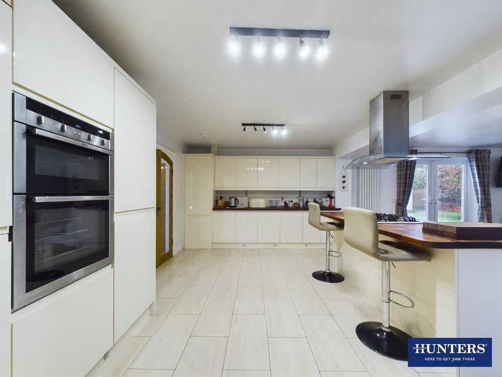 Kitchen Family Room