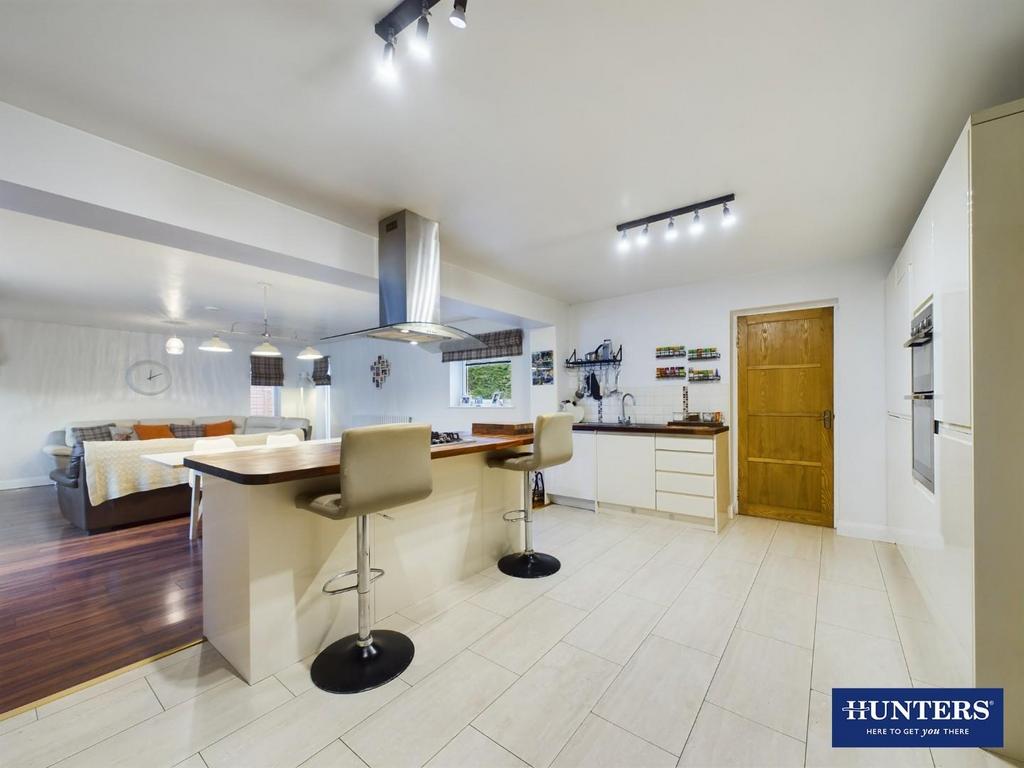 Kitchen Family Room