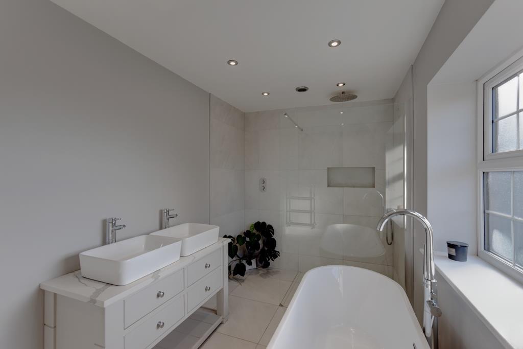 Master En-Suite