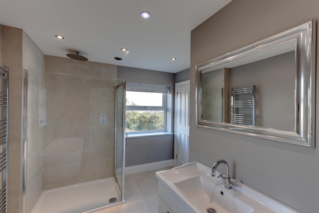 Jack-and-Jill En-Suite