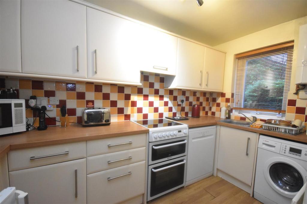 Duchywood, Bradford BD9 2 bed terraced house £135,000