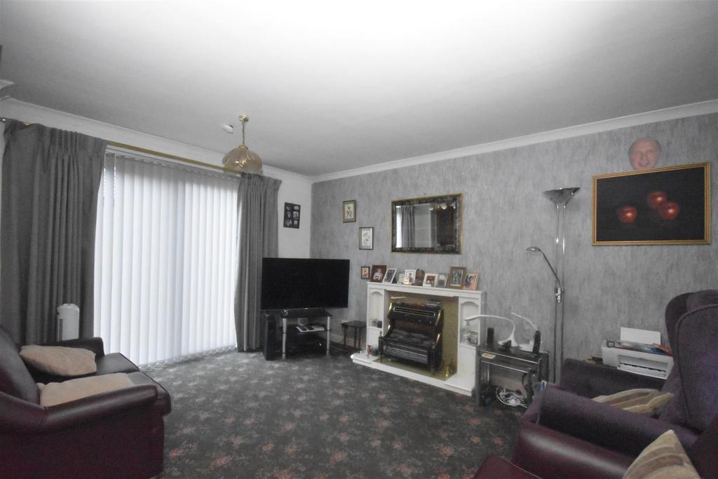 Duchywood, Bradford BD9 2 bed terraced house £135,000