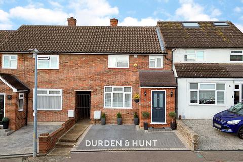 45 Mannock Drive, Loughton, IG10 2JD