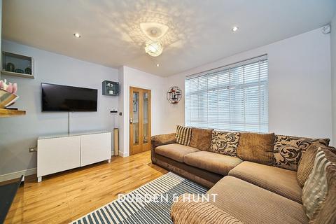 45 Mannock Drive, Loughton, IG10 2JD