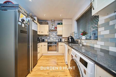 45 Mannock Drive, Loughton, IG10 2JD