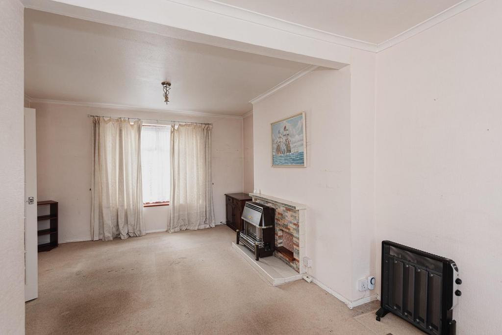 Hatch Gardens, Tadworth 2 bed terraced house for sale £350,000