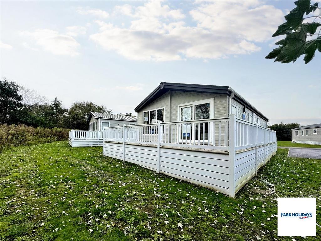 Broadland Sands Holiday Park, Corton, Lowestoft 2 bed park home for