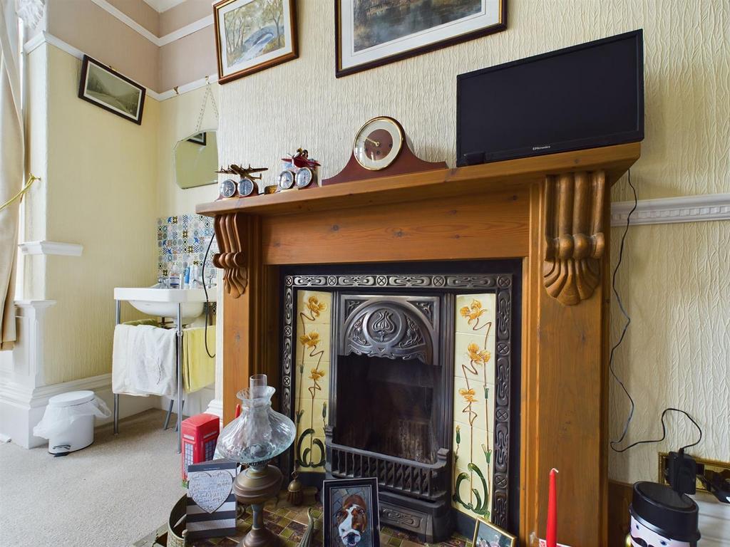 Bedroom: