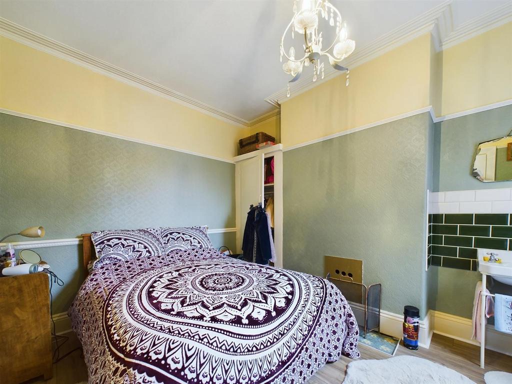 Bedroom: