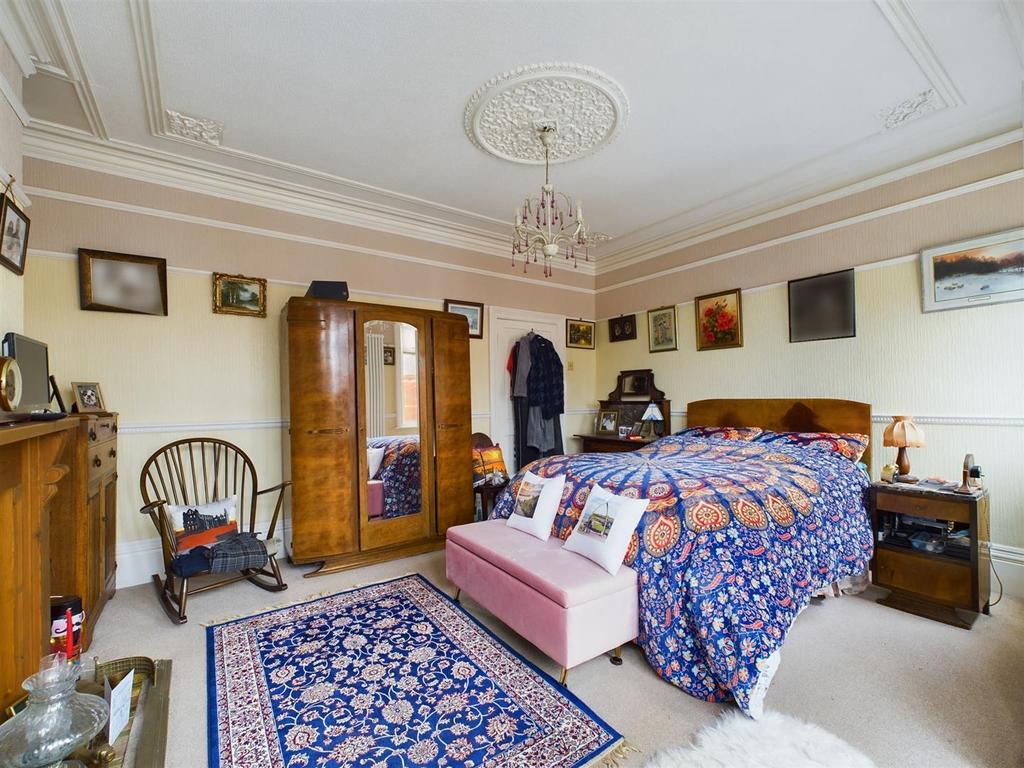 Bedroom: