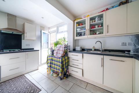 212 Brownhill Road, London, SE6 1AT